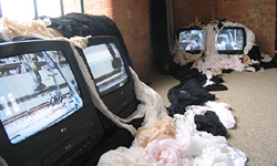 <i>Threads</i> (2005) <i>Threads</i> (2005)