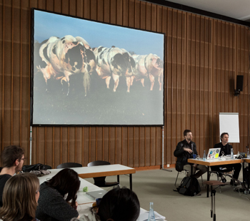 SYNAPSE Workshop 2013. Presentation by Rich Pell, Center for PostNatural History. Photo: Dante Busquets SYNAPSE Workshop 2013. Presentation by Rich Pell, Center for PostNatural History. Photo: Dante Busquets